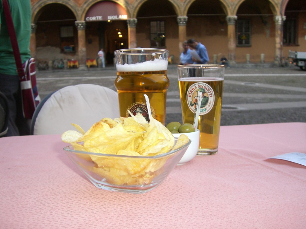 Bologna サン・ステファノ広場のカフェで一休み