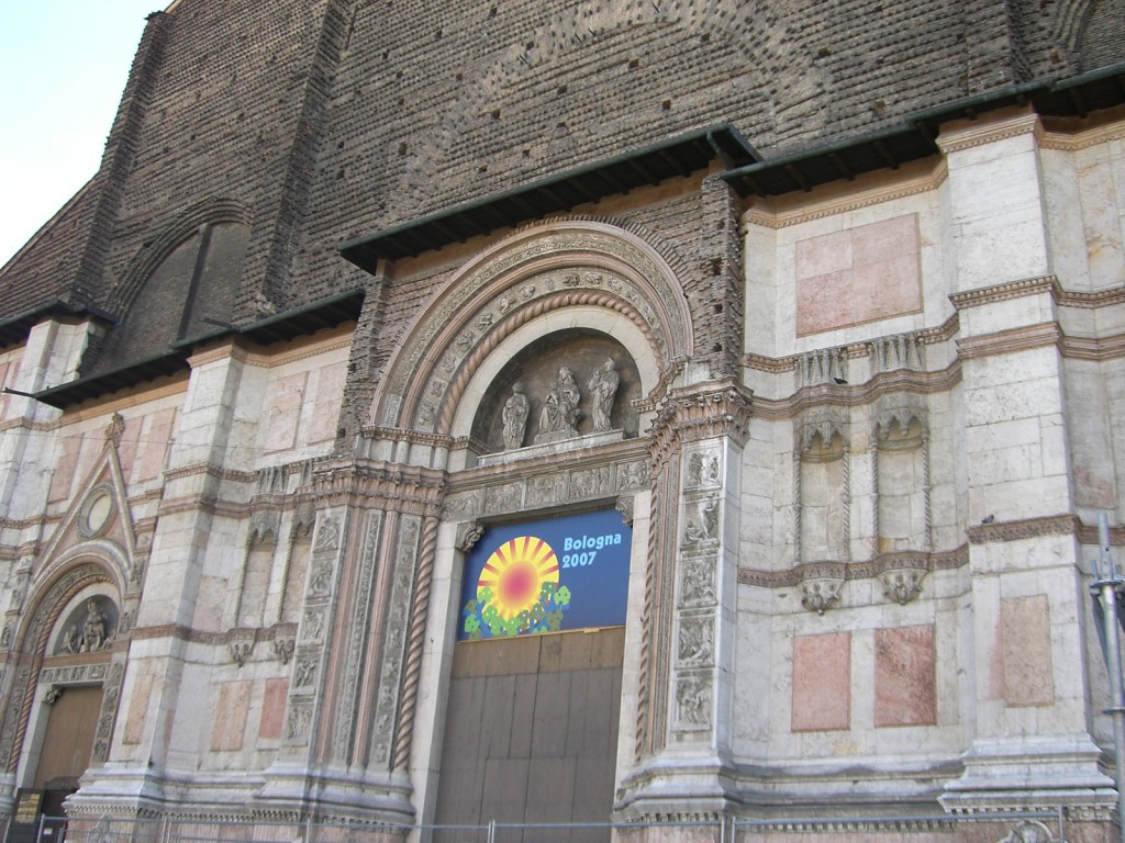 Bologna サン・ペトロニオ聖堂ファサード