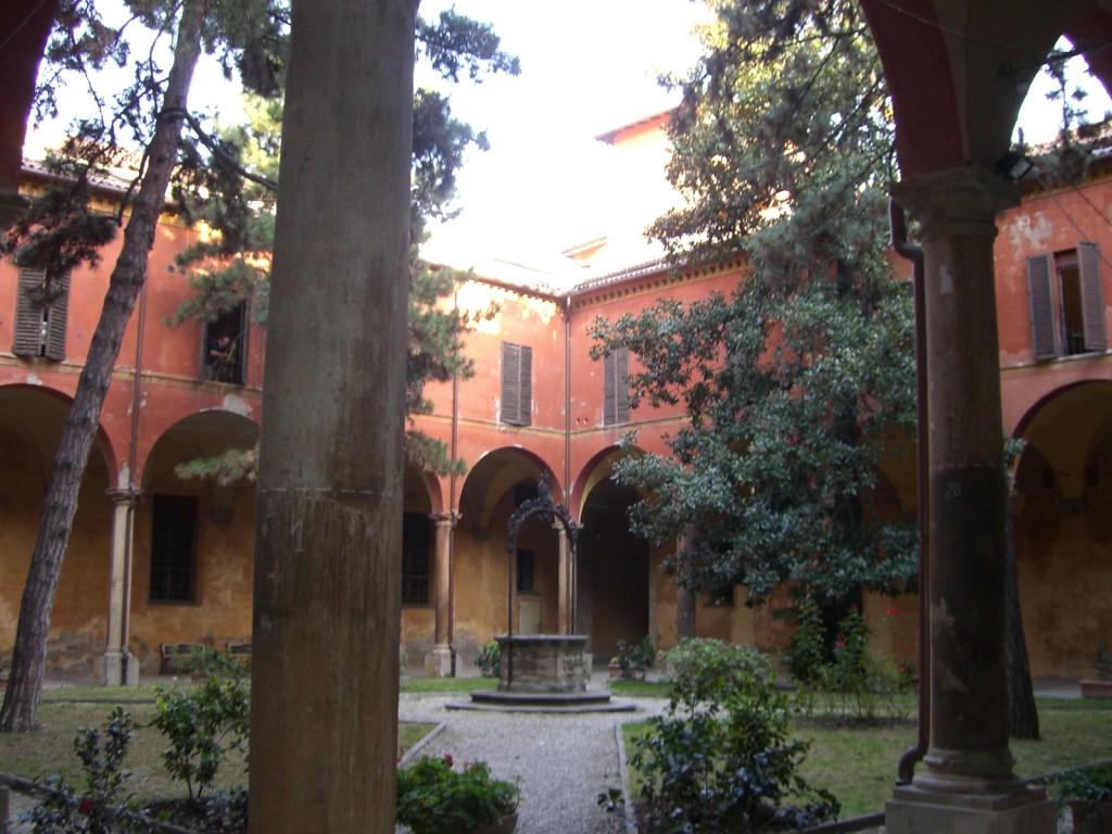 Bologna マルティーニ音楽院中庭