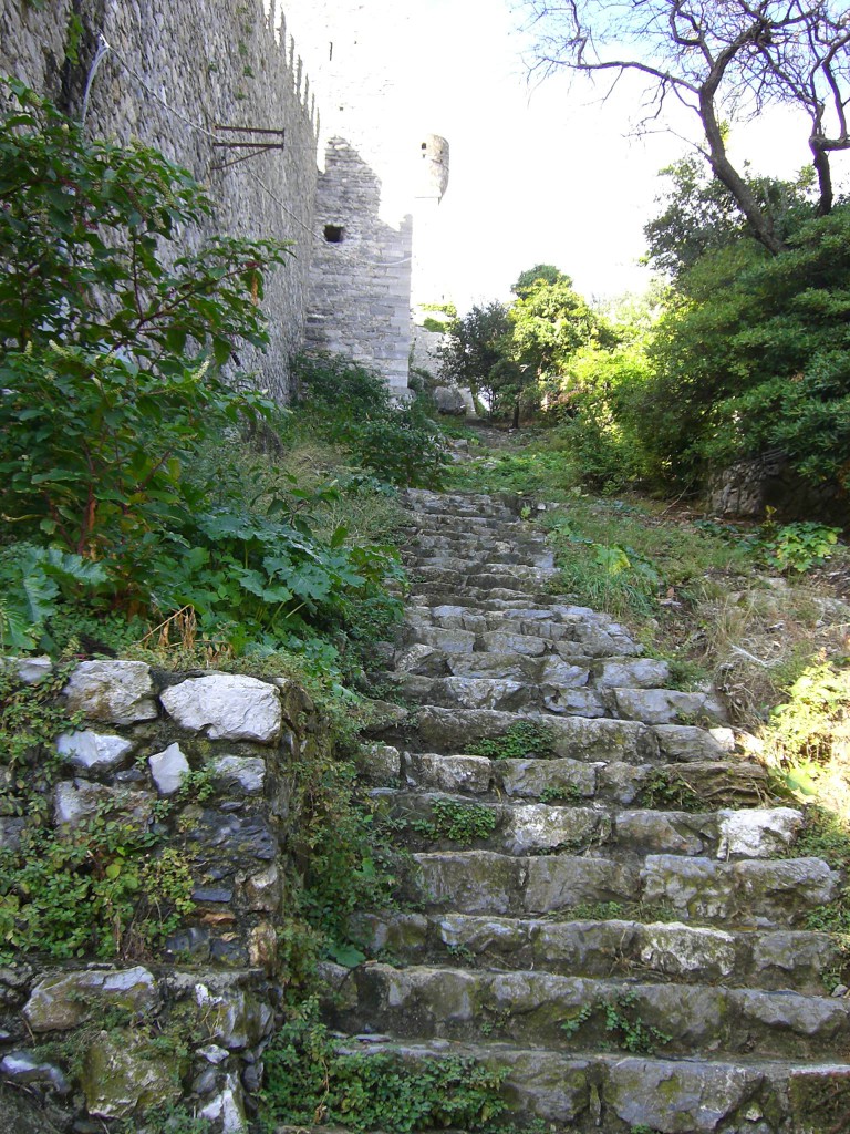 Portovenere 城塞への階段