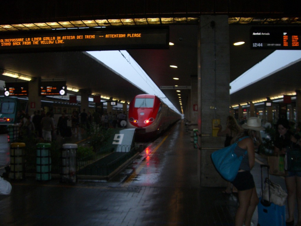 Firenze S.M.N.駅は突然の雷雨